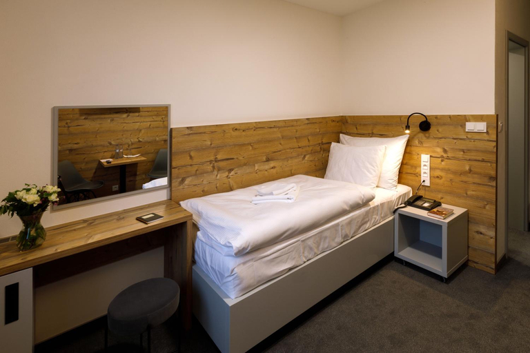 Bedroom 2, Sporthotel Olympia, Prachatice