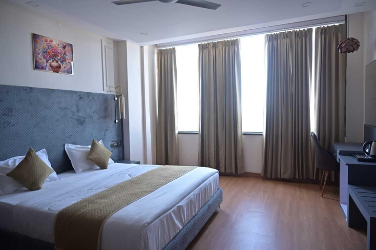 Room 2, Hotel Bandiram, Chhatarpur