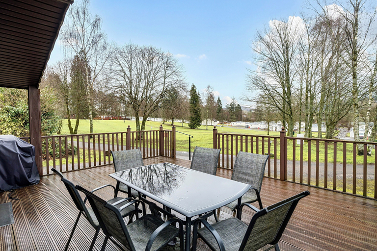 Outdoor dining, 4 Bed House - Sleeps 9 - Hottub - Parking, Dumfries and Galloway