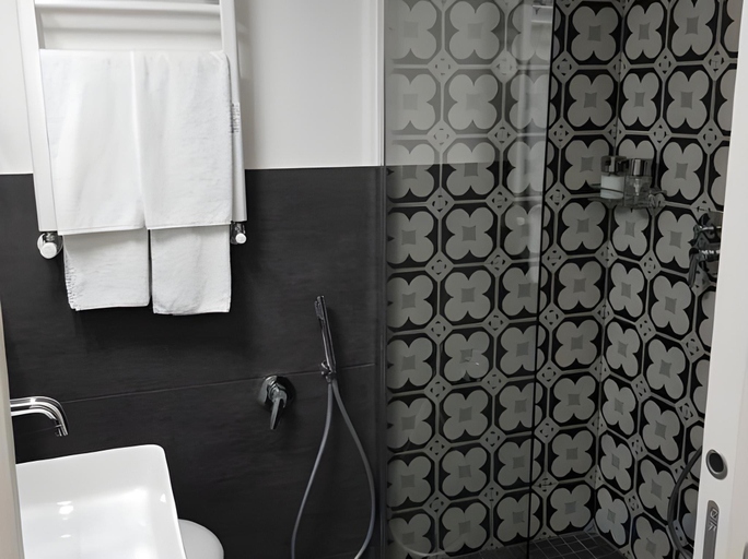 Bathroom 4, Art Street Hotel, Napoli