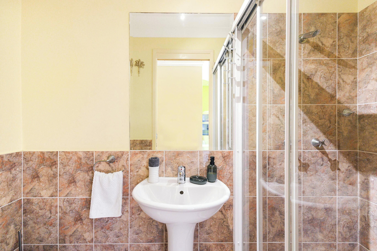Bathroom 2, Coastal Holiday Home - Bradford 10, Gold Coast
