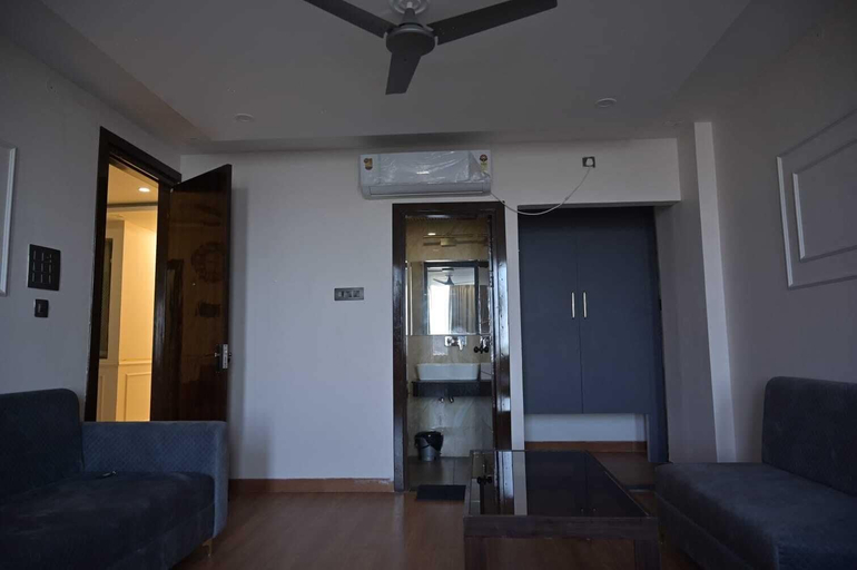 Living area 3, Hotel Bandiram, Chhatarpur