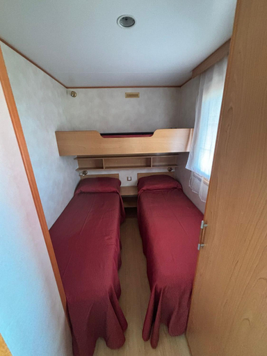 Bedroom 4, In Country Luxury Lodges, Macerata