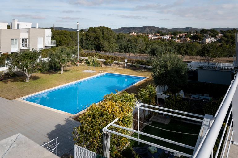 Sport & Beauty 2, AT083 Bonita casa con piscina y barbacoa, zona muy tranquila, Tarragona
