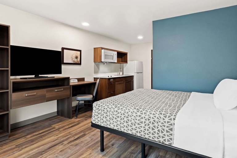Bedroom 3, Woodspring Suites Denver Commerce City, Adams