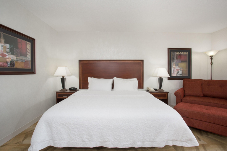 Bedroom 3, Hampton Inn Siloam Springs, Benton