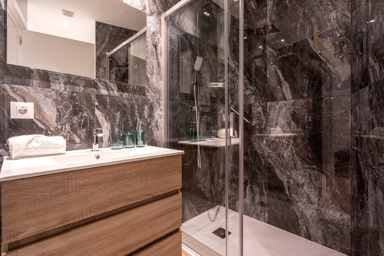 Bathroom, Luxury Apartment in Sevilla Center. Pajaritos V, Sevilla