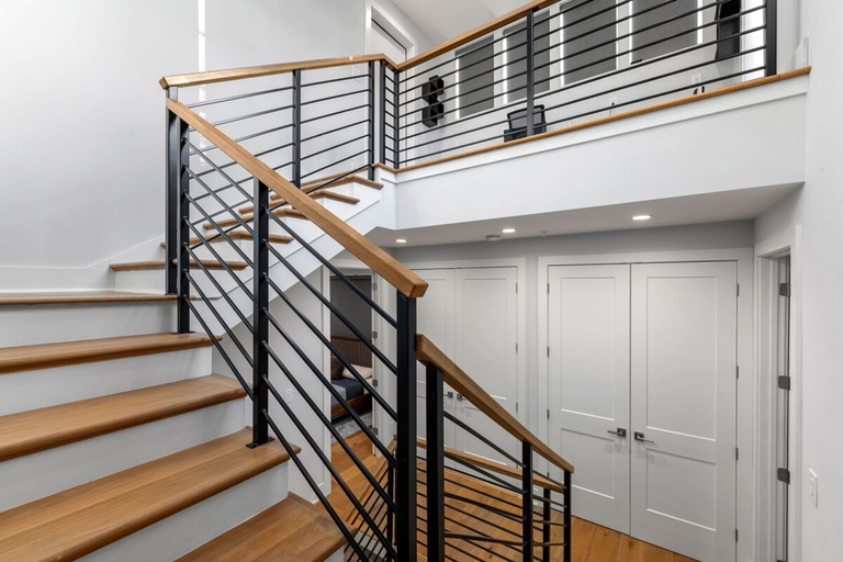 Room 4, Luxurious Midtown Home Rooftop Views by Silverx, Atlanta