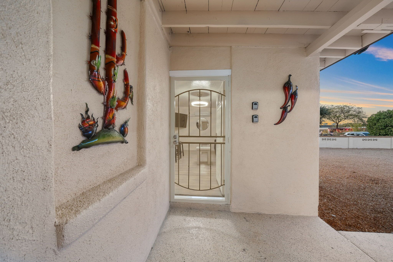 Exterior detail 5, Tucson 18th Street A B, Pima