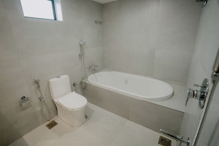 Bathroom 3, Hotel Eagle Empire, South Goa