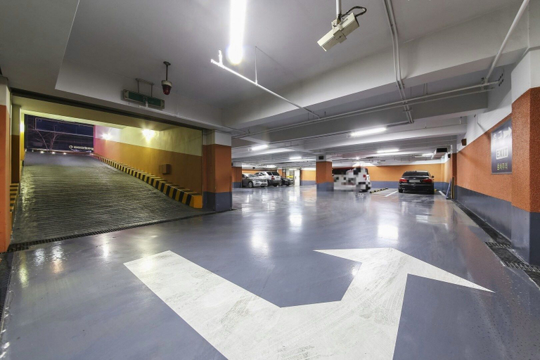 Others 3, Hotel Zenith, Gyeyang