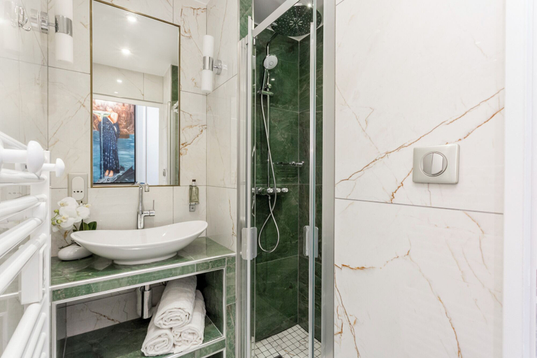 Bathroom 3, Merveil Luxury Suites - Septembre I-II, Paris