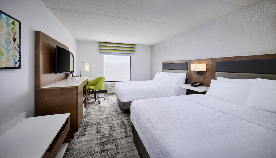 Bedroom 3, Hampton Inn & Suites by Hilton Windsor, Essex
