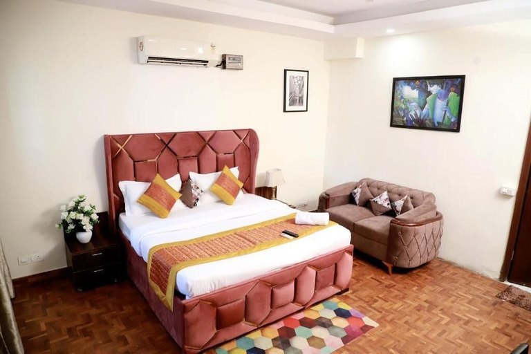Room 4, Fortune Home Service Apartment 3Bhk,E-28 1B Saket, Delhi