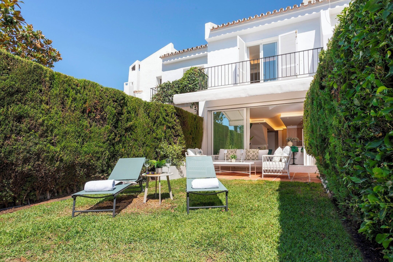 Exterior, Magnificent 3BD Duplex With Pool. Aloha Golf II, Málaga