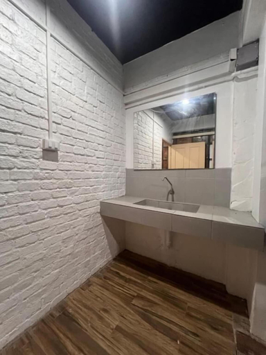 Bathroom 4, Patong Adventure Hostel, Phuket Island