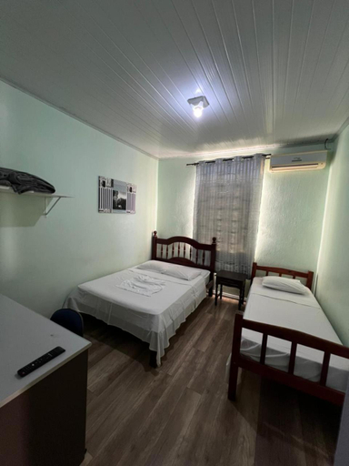 Bedroom 2, Hotel Imperial, Toledo