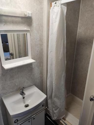 Bathroom 3, Central Wave Brighton, Brighton and Hove