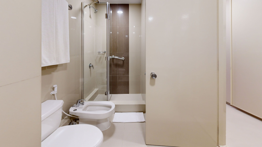 Bathroom 3, Golden Sands 5 Hotel Apartment, Dubai