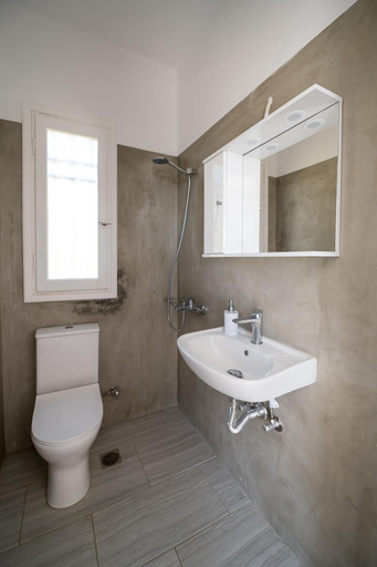 Bathroom 4, Family House for 5 by Tinosstay, South Aegean