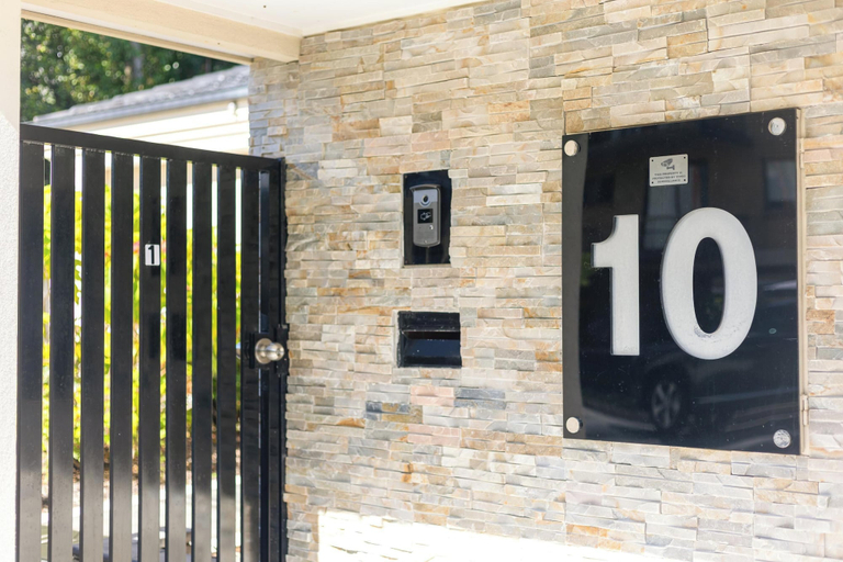 Exterior detail 5, Coastal Holiday Home - Bradford 10, Gold Coast