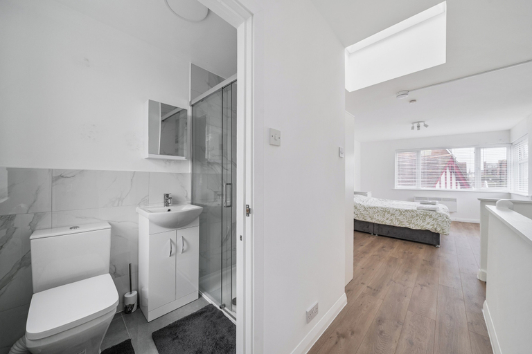 Bathroom 5, 2 Bed Flat - Sleeps 2 - Parking - Wifi, Dorset