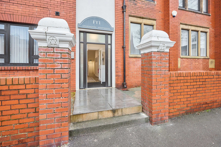 Room 4, Host Stay Promenade Suite, Blackpool