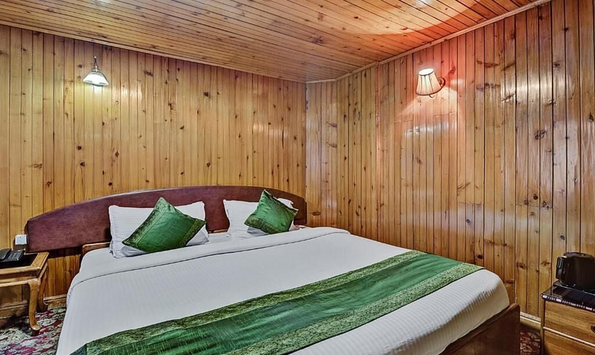 Bedroom 5, Dekeling Hotel, Darjiling