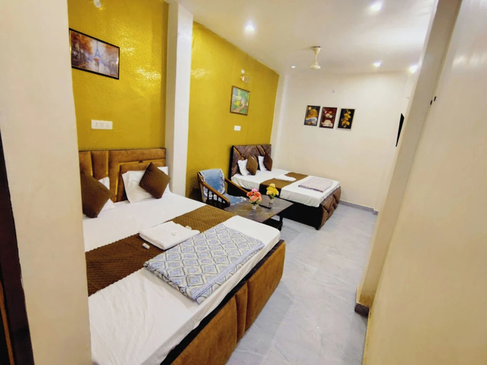 Room 5, Luxury Hotel River Miles Inn Varanasi, Varanasi