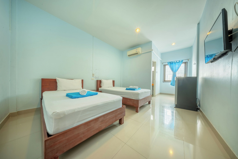 Room 5, Chaorua hotel, Sattahip