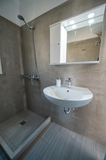 Bathroom 3, Family House for 5 by Tinosstay, South Aegean