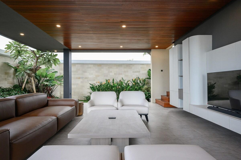 Shared lounge/TV area 4, Casa De Mobius Ocean View Villa, Badung