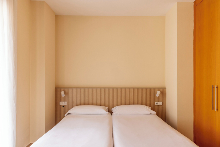 Bedroom 4, Villarroel Apartments Barcelona, Barcelona