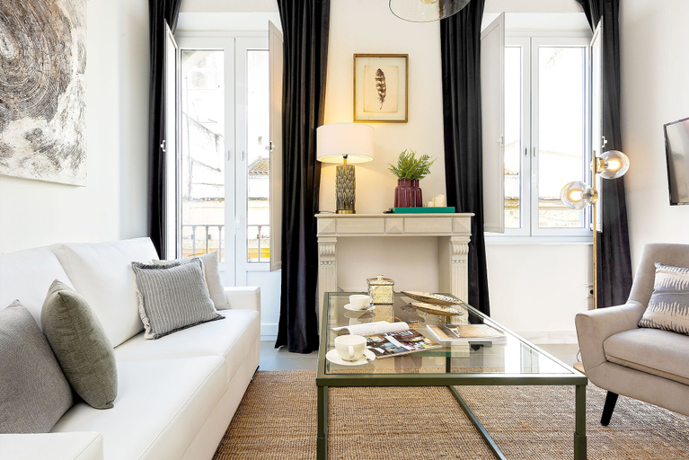 Others 4, Genteel Home Galera III, Sevilla