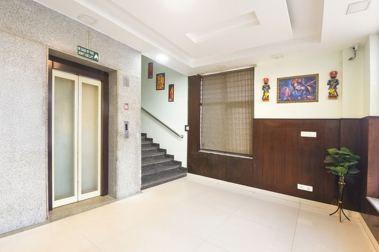 Elevator 5, Fabhotel Sumedha Elegance, Gurgaon