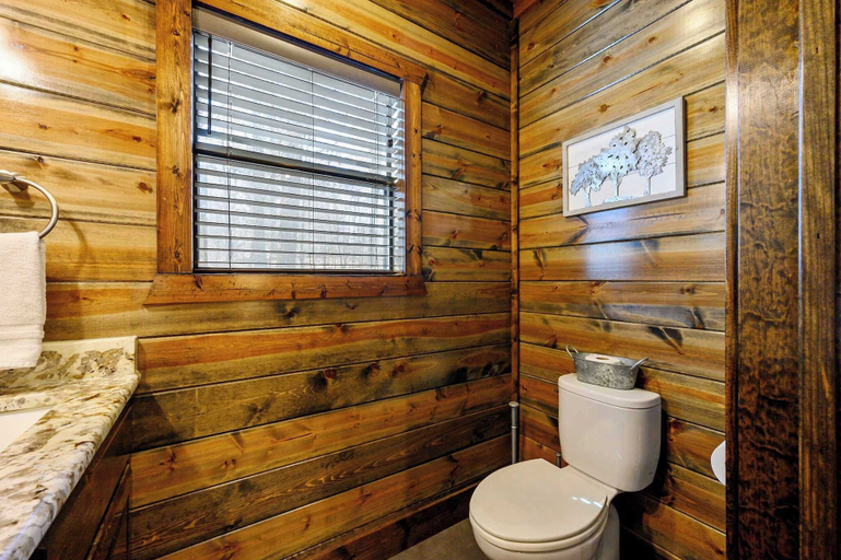 Bathroom 5, Pond Lily Creek - Spacious Couples Cabin - Hot Tub, McCurtain