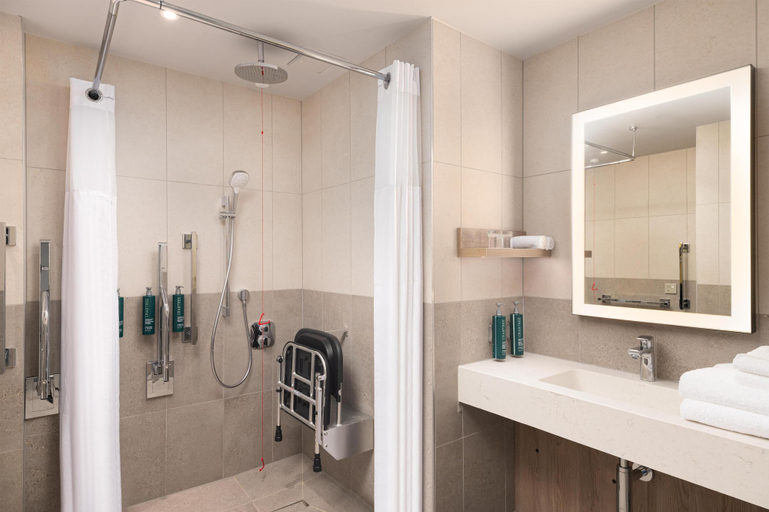 Bathroom 4, Hilton Garden Inn Silverstone, Northamptonshire