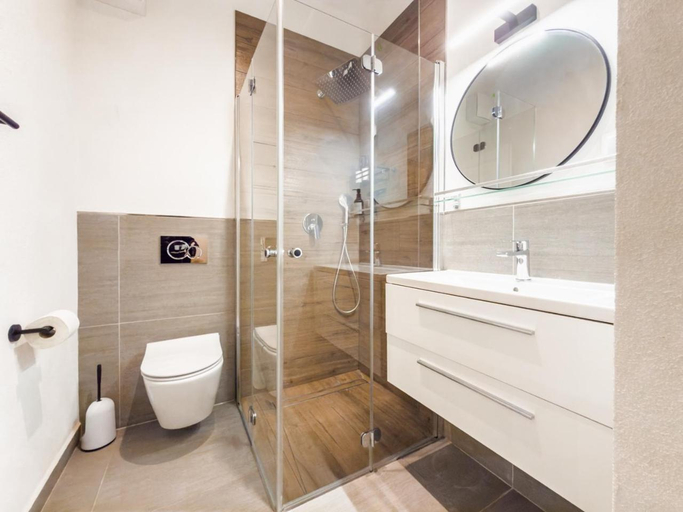 Bathroom 2, L&C-Elbresidenzen & Suites am Elberadweg, Magdeburg