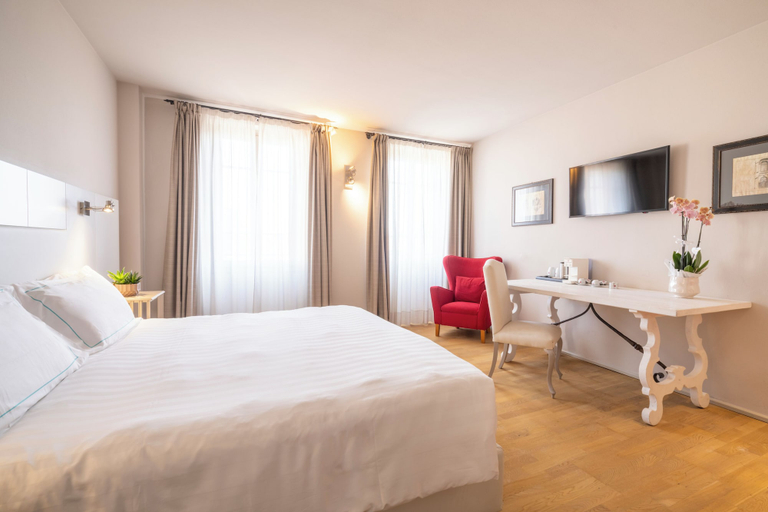 Bedroom 3, Splendido Bay Luxury Spa Resort, Brescia