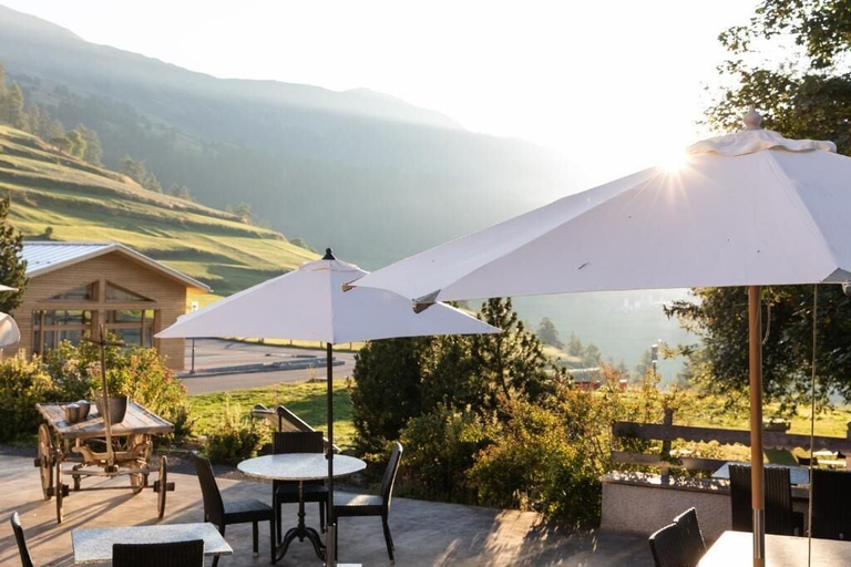 Outdoor dining 5, Meisser Lodge, Inn