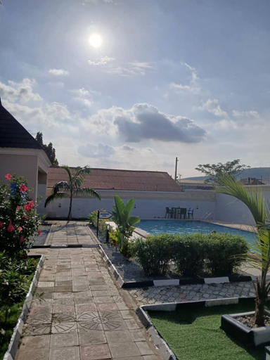 Pool 3, Stallion Luxury Suites, Karu