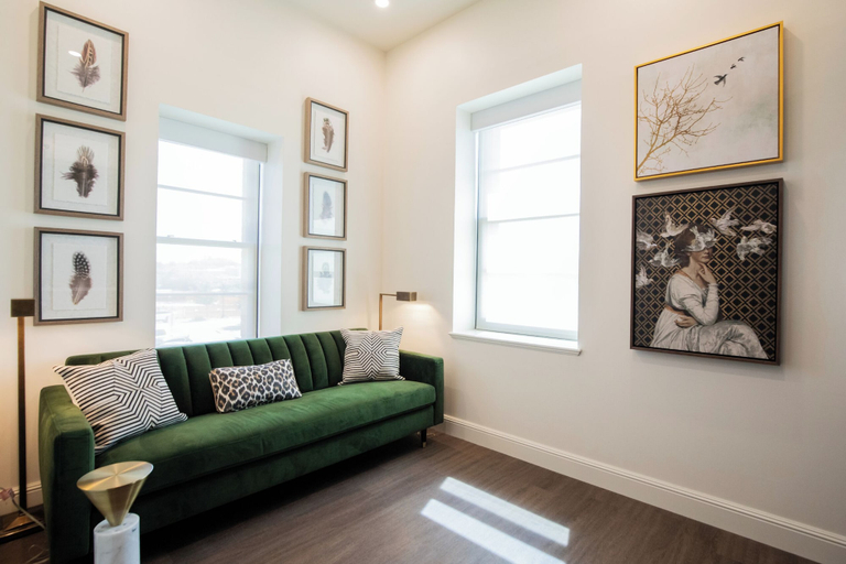 Living area 2, The Star on Spring, Washington