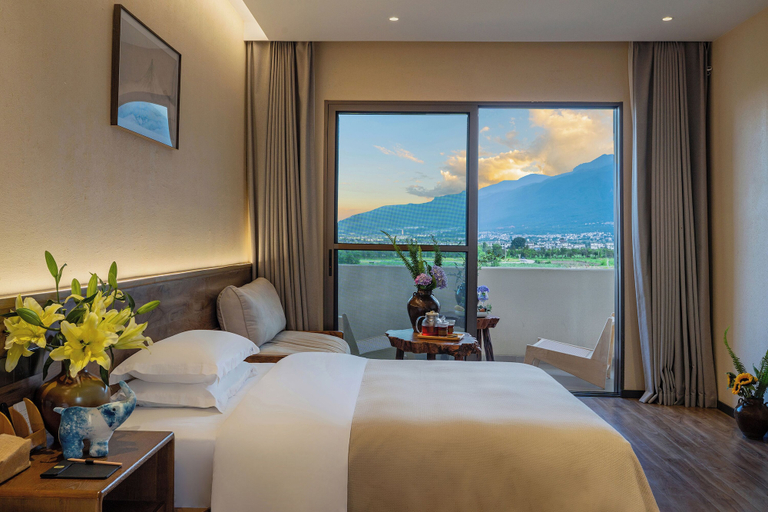 View from room 2, Dali Buxi Wellness Villa Hotel, Dali Bai