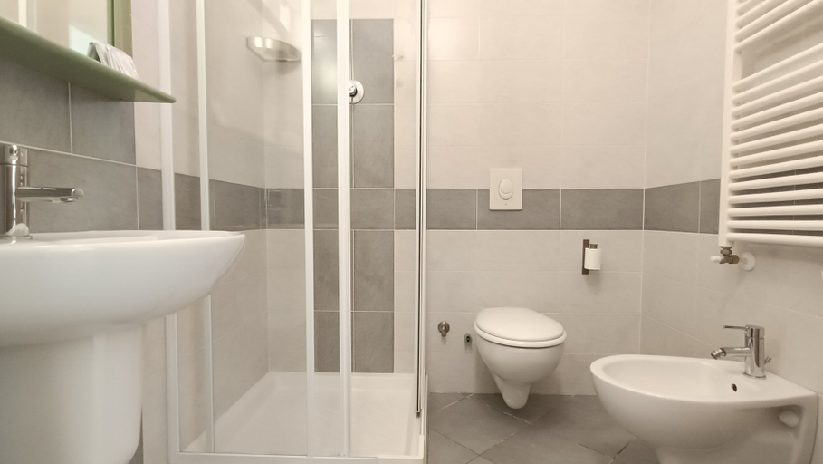 Bathroom 5, LIDO Rooms and Apartments, Fermo