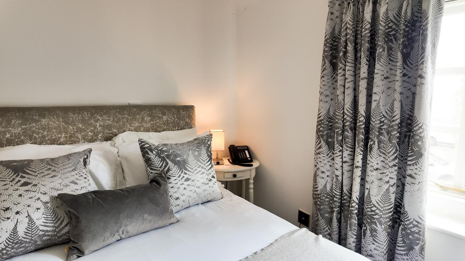 Bedroom, Santo's Higham Farm Hotel, Derbyshire