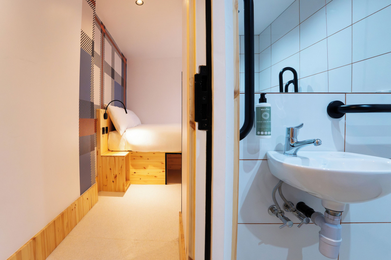 Bathroom 3, EasyHotel Paddington, London