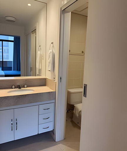 Bathroom, Brascan Century Flats, São Paulo