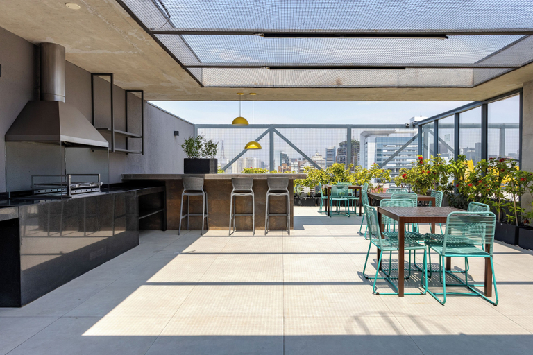 Outdoor dining, StayHome Frei Caneca Rooftop Gym Jacuzzi, São Paulo