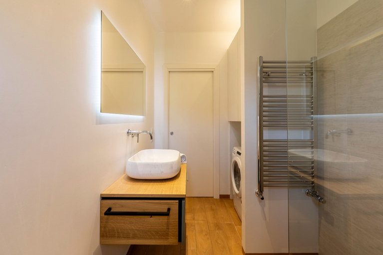 Bathroom 3, Elegant 2BR Apartment in Siena. Porta Camollia, Siena