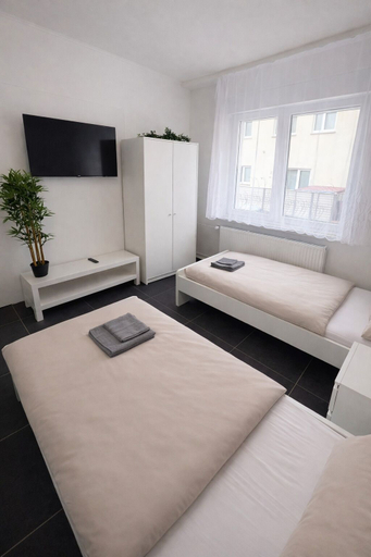 Room 4, Frankfurt Airport view apartments, Groß-Gerau